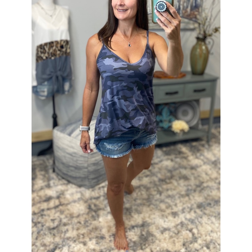 ❤️‍🔥Reversible Camouflage Scoop V-Neck Tank Blue 1422 - Picture 8 of 14